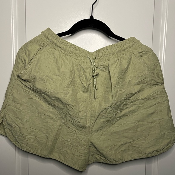 H&M Drawstring Athletic Shorts - Picture 1 of 4
